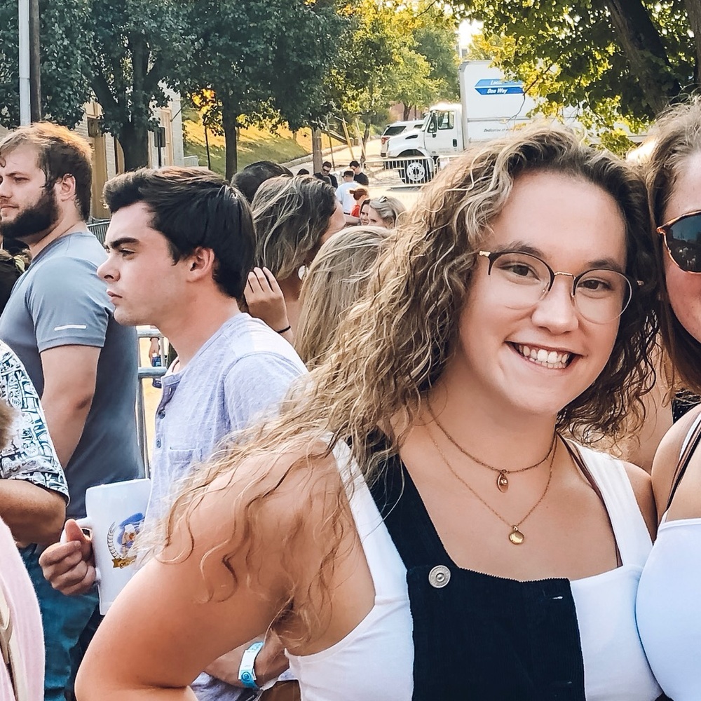 Meet your Posher, Courtney